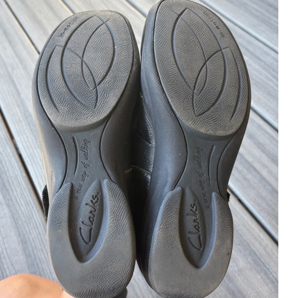 Clarks  9.5M Mary Jane Shoes Black Leather In-Motion Comfort Flats 26035743